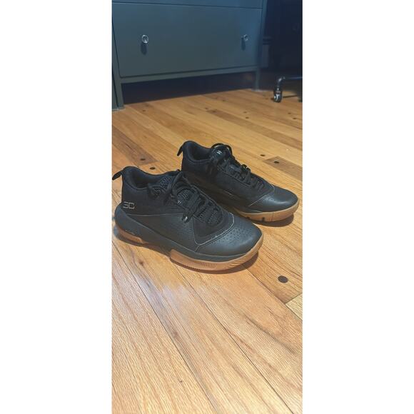 Under armour Kids Shoes | USA Youth 3.5 - Picture 2 of 7